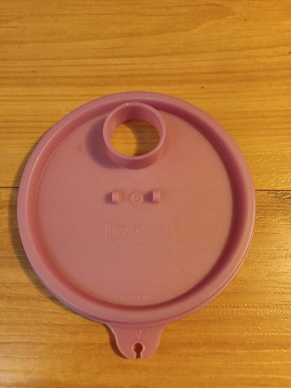 Tupperware Replacement Lid Purple #583-10 Cap Missing